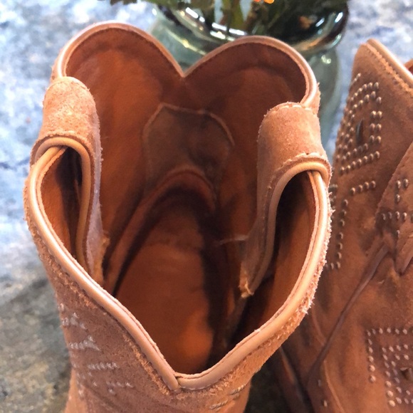 Frye Studded Billy Boot in Tan size 8.5 western cowboy - Picture 15 of 16